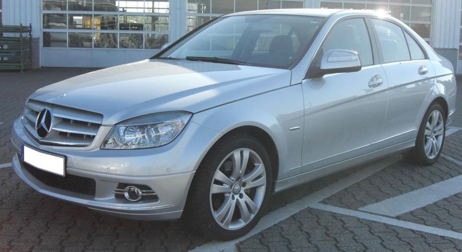 Mercedes C-klasse met dieselklopgeluiden