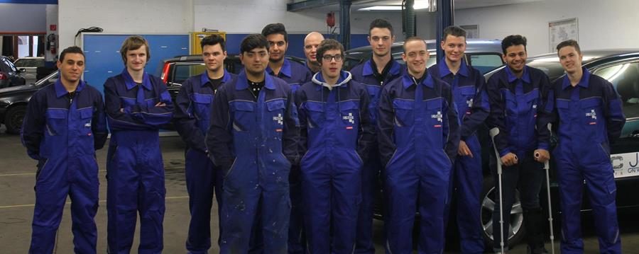 Leerlingen autotechnieken zetten onderneming op poten